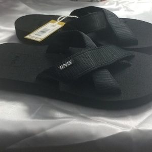 Black Flat Sandal - NWT